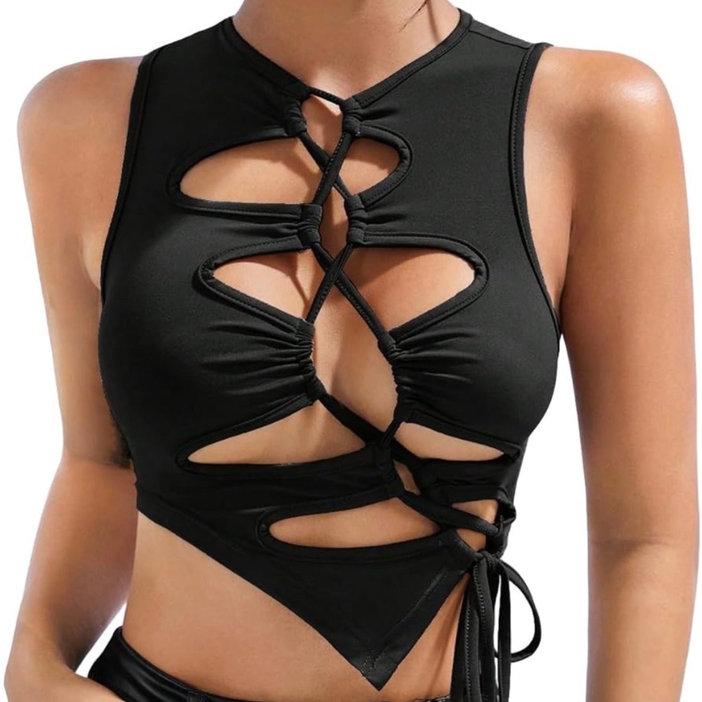 Women's Cut Out Lace Up Round Neck Tie Front Asymmetrical Hem Crop Tank Top